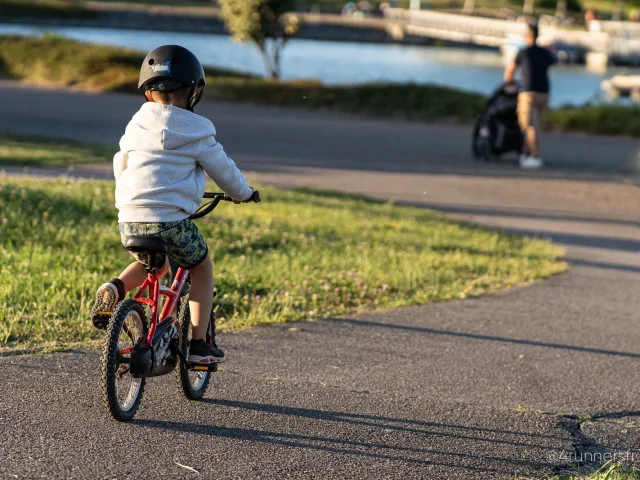 Enfant à Velo au Lac du Der