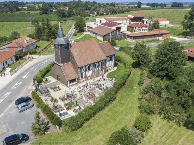 eglise-chatillon-sur-broue-vue-aerienne-Pascal-Philippe.jpg