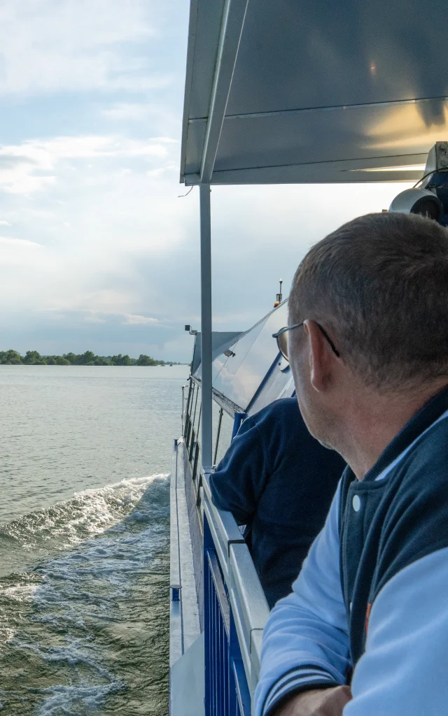 bateau-promenade-lac-du-der-4runners.jpg