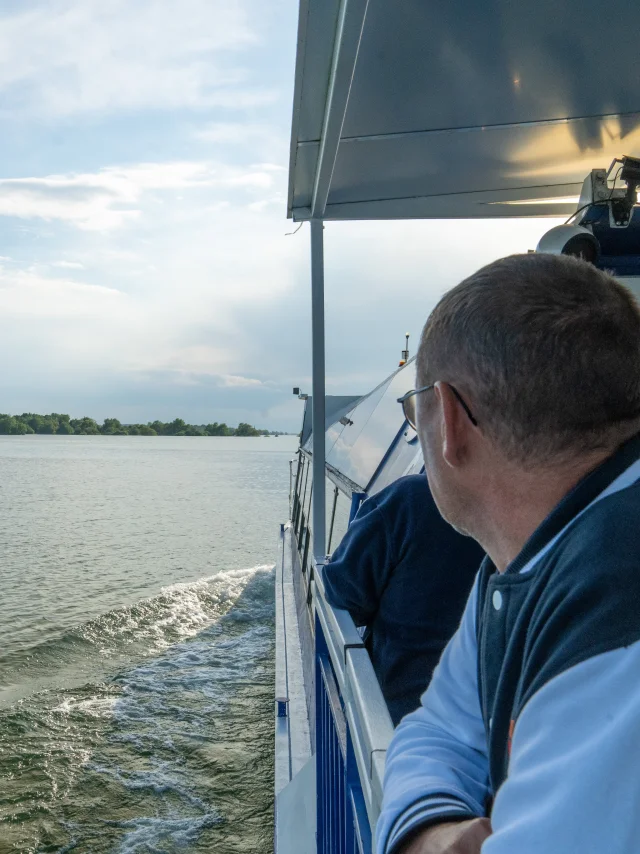 bateau-promenade-lac-du-der-4runners.jpg